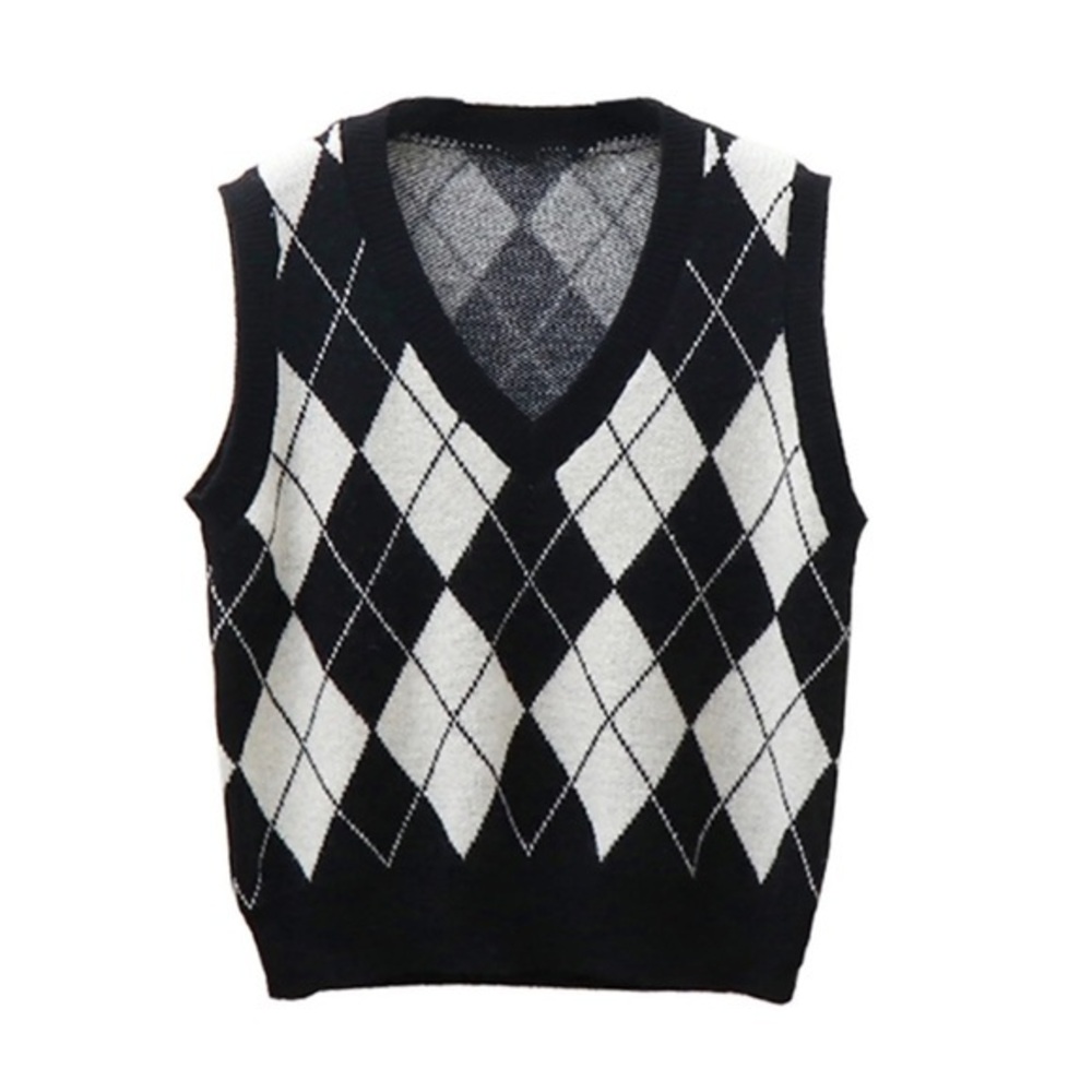 Preppy Black and White Argyle Cropped Sweater Vest